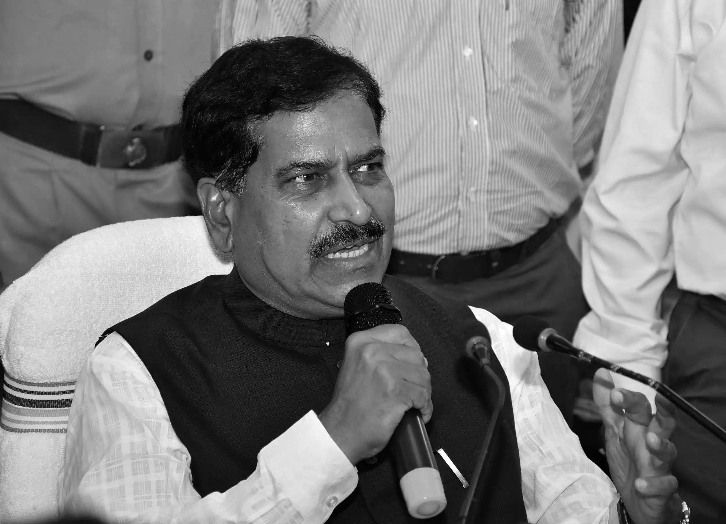 भारतका केन्द्रीय रेल राज्यमन्त्री अंगडीको कोरोना संक्रमणबाट मृत्यु