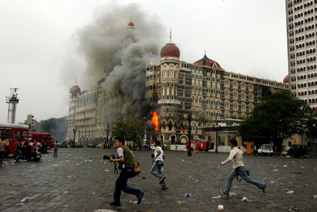 नोभेम्बर २६ सन् २००८ मा भएको मुम्बई आक्रमणको सम्झना, अपराधीहरू अझै खुल्ला समाजमा छन्: एउटा संस्मरण