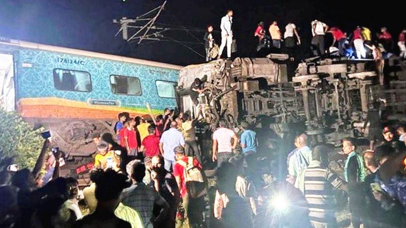 भारतको ओडिशामा रेल दुर्घटना, २३३ जनाको मृत्यु