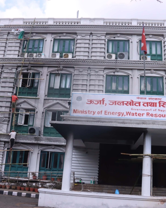 चिरिच्याट्ट पारिँदै सिंहदरबार, मर्मत र रङरोगन धमाधम