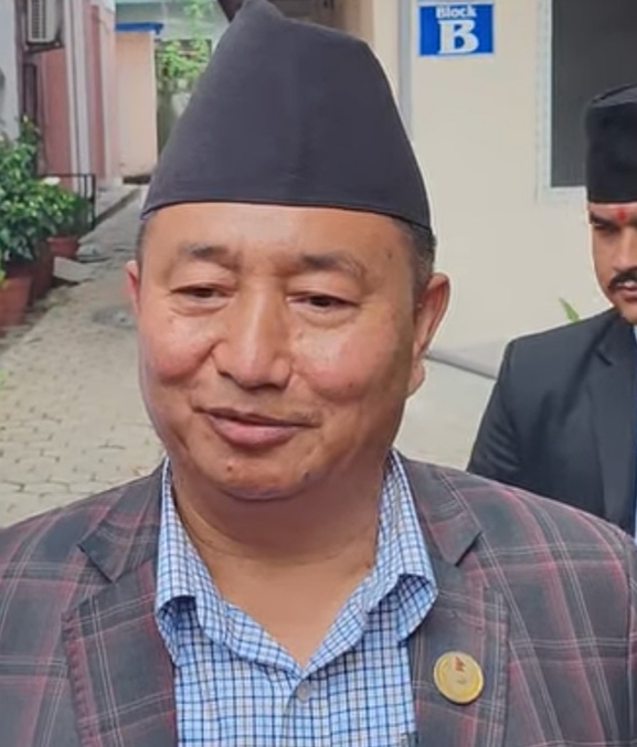 दलको नेताबाट हटे पनि राजीनामा दिन्नँः मुख्यमन्त्री लामा