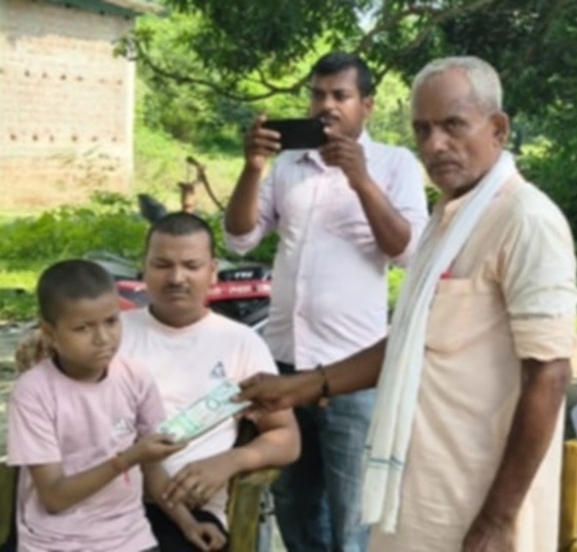 ब्लड क्यान्सर पीडित बालकलाई आर्थिक सहयोग