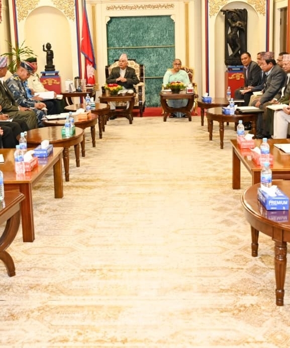 चुनावी बहस : प्रधानमन्त्री नरम, ओली अझै गरम