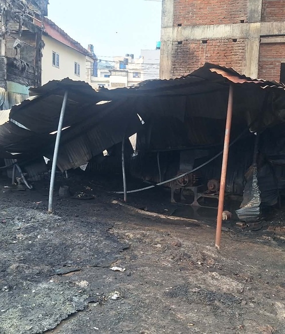 भक्तपुरको प्लास्टिक दाना बनाउने कारखानामा आगलागी