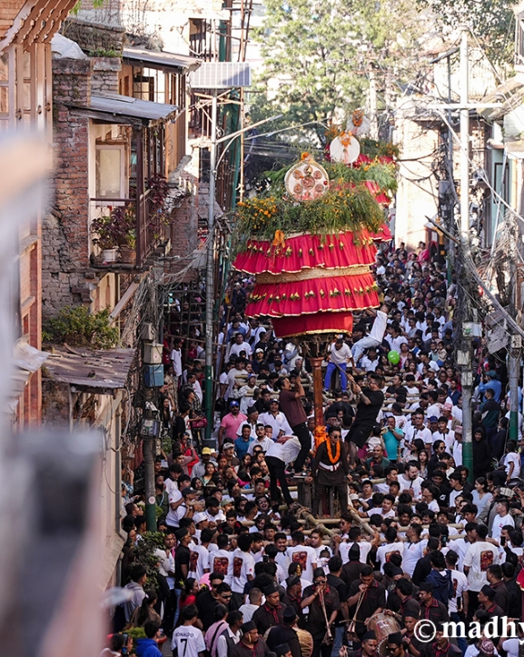 कहीँ नभएको जात्रा हाँडीगाउँमा (तस्बिरहरू)