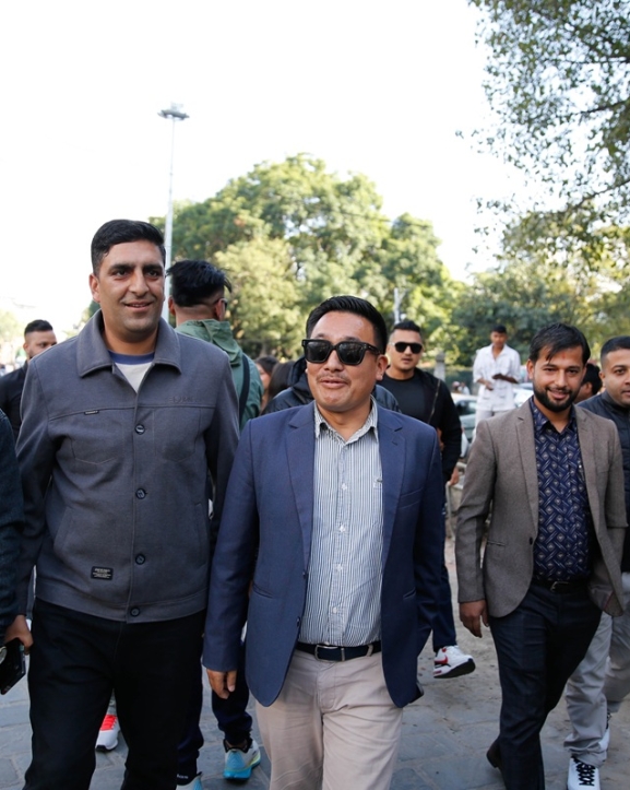 मेयर बालेनलाई तत्काल पक्राउ गर्न माग गर्दै युवा संघले दियो साइबर ब्युरोमा जाहेरी