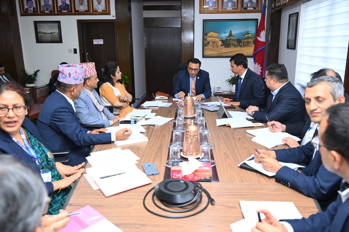 बजेटले घोषणा गरेका आर्थिक सुधारका नीतिगत र कानुनी जटिलताका विषय मिसन मोडमा फुकाऔं : अर्थमन्त्री वाग्ले