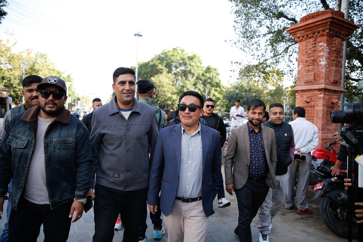 मेयर बालेनलाई तत्काल पक्राउ गर्न माग गर्दै युवा संघले दियो साइबर ब्युरोमा जाहेरी