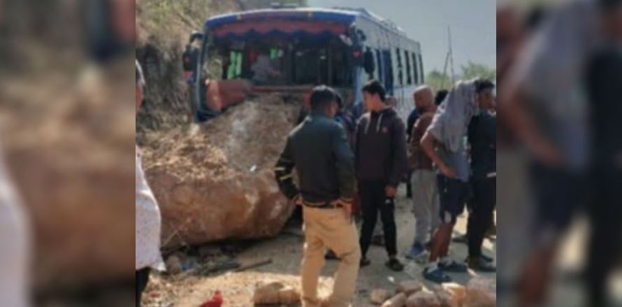 नुवाकोटमा दुर्घटना हुँदा एक जनाको मृत्यु, आफन्तद्वारा सडक अवरुद्द