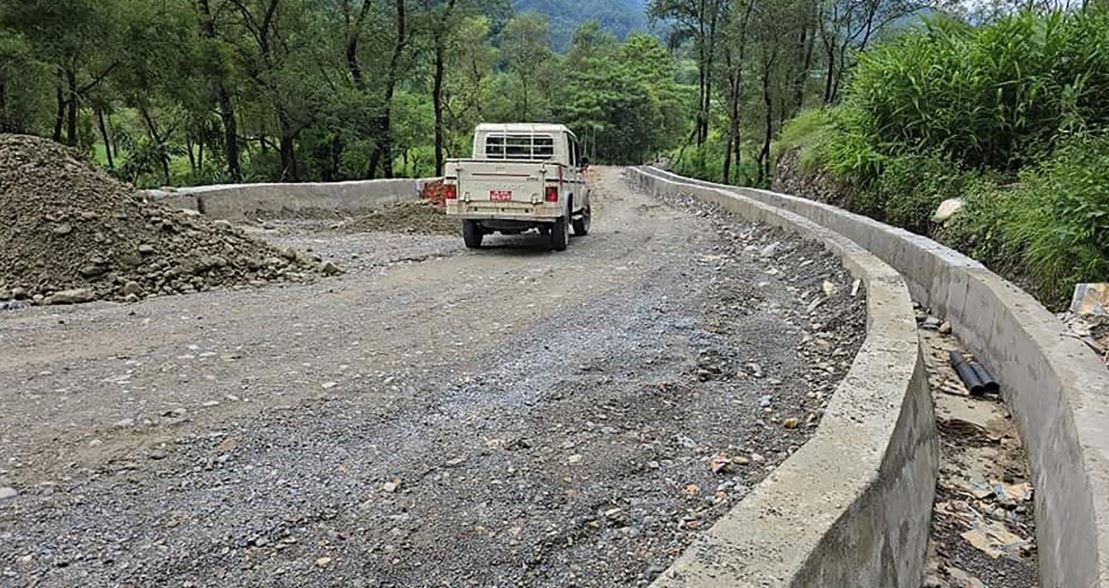 ७ वर्षमा चौथो पटक म्याद थप गर्दा पनि ४ किमी सडक भएन कालोपत्र