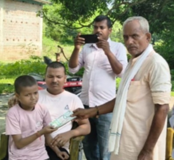 ब्लड क्यान्सर पीडित बालकलाई आर्थिक सहयोग