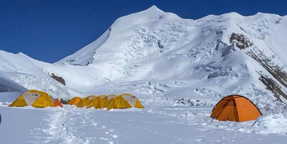 मनाङको हिम्लुङ हिमालमा पहिरो, मानवीय क्षतिको आशंका 