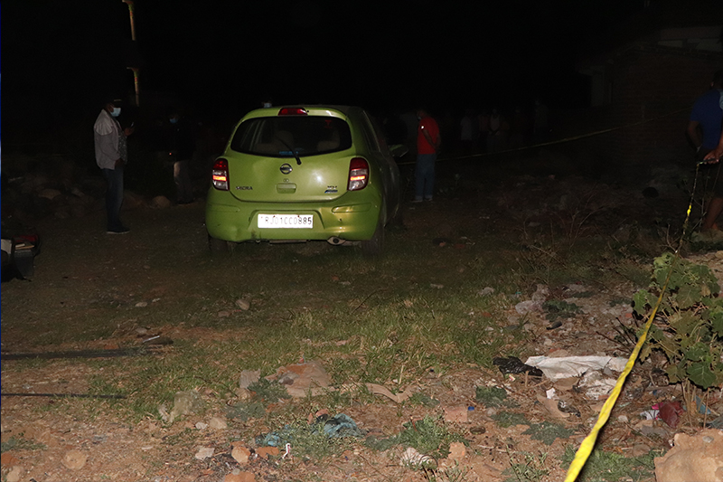 तुलसीपुरमा पार्किङ गरिएको कारमा तीन बालकको शव फेला