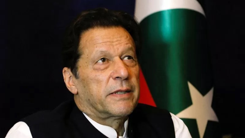पाकिस्तानका पूर्वप्रधानमन्त्री इमरान खानलाई ३ वर्षको जेल सजाय, घरबाटै पक्राउ