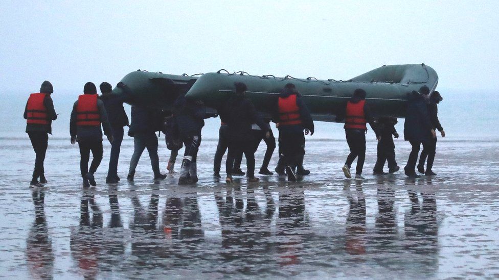 बेलायत जाँदै गरेका शरणार्थी सवार डुंगा डुब्दा २७ जनाको मृत्यु
