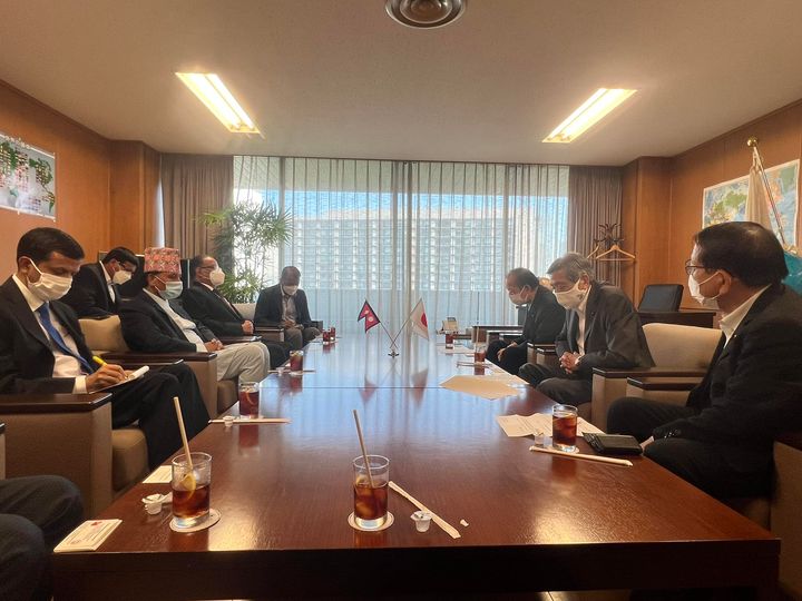 प्रचण्डद्वारा लिवरल डेमोक्रेटिक पार्टी जापानका शीर्ष नेतासँग भेटवार्ता 