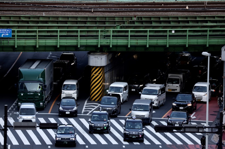 पेट्रोल कारको बिक्री बन्द गर्ने योजनामा जापान