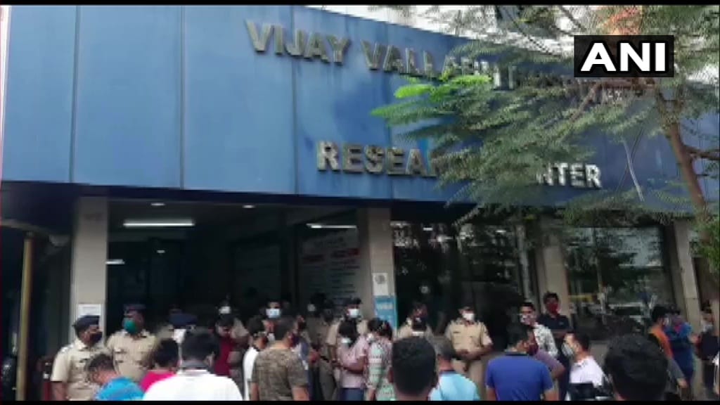 भारतको मुम्बईमा एक कोरोना अस्पतालमा आगलागी, १२ जनाको मृत्यु