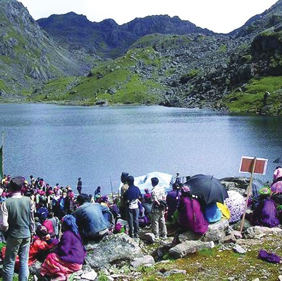 गोसाइँकुण्ड मेलामा लेक लाग्ने यात्रीलाई विशेष व्यवस्था