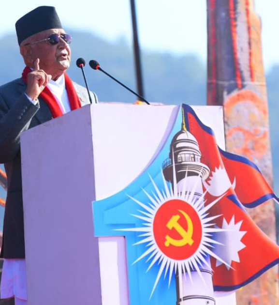 एमालेले देशलाई गलत दिशामा जान दिँदैन : ओली