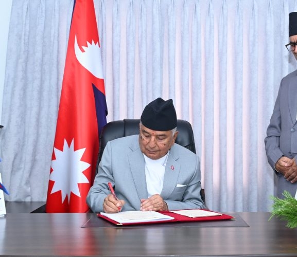 राष्ट्रपतिद्वारा संसद् अधिवेशन आह्वान