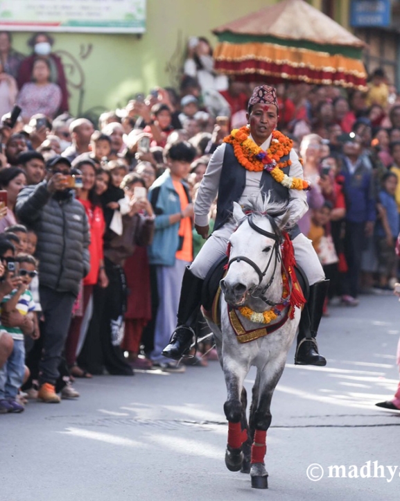पाटनमा एउटा घोडा दौडाएर मनाइयो परम्परागत घोडेजात्रा (तस्बिरहरू)