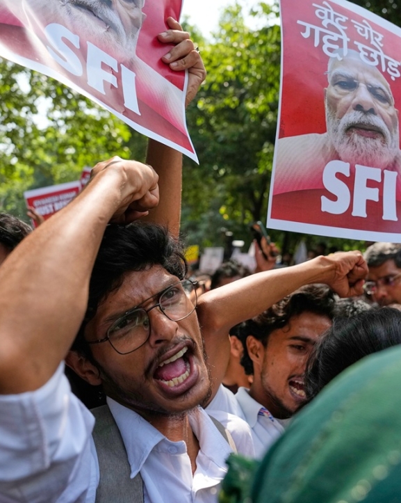 भारतमा मुख्य निर्वाचन आयुक्तको राजीनामा माग्दै प्रदर्शन, ७ सयभन्दा बढी पक्राउ