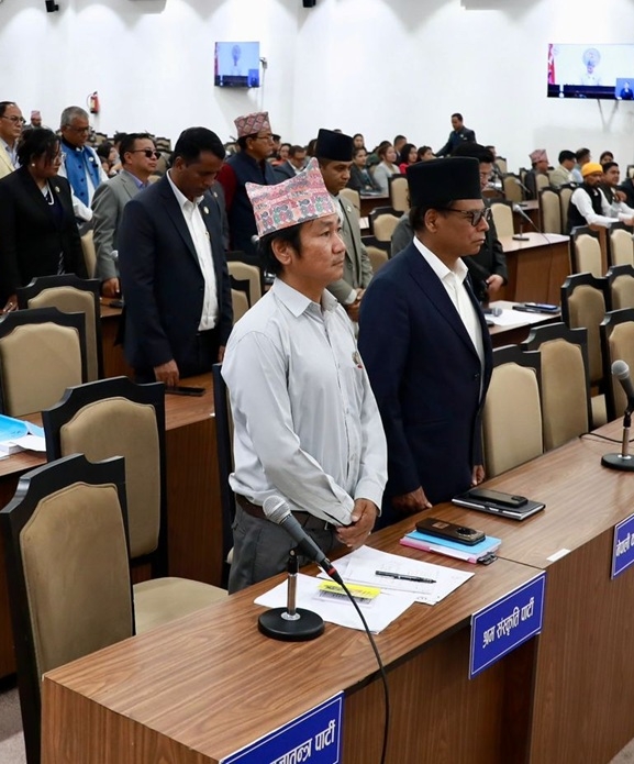 विपक्षी सांसदले संसद् बैठकमा आफैं समय तोकेर मौनधारण गरेपछि...