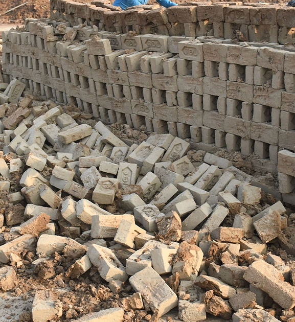 रौतहटमा बेमौसमी वर्षाले काँचो इँटा नष्ट, बीमा गर्न माग