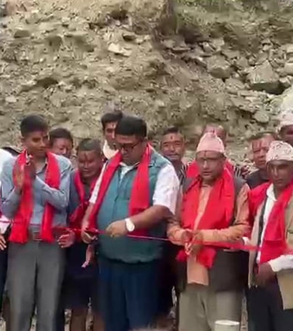 वाक्स खोलामा बन्यो झोलुंगे पुल