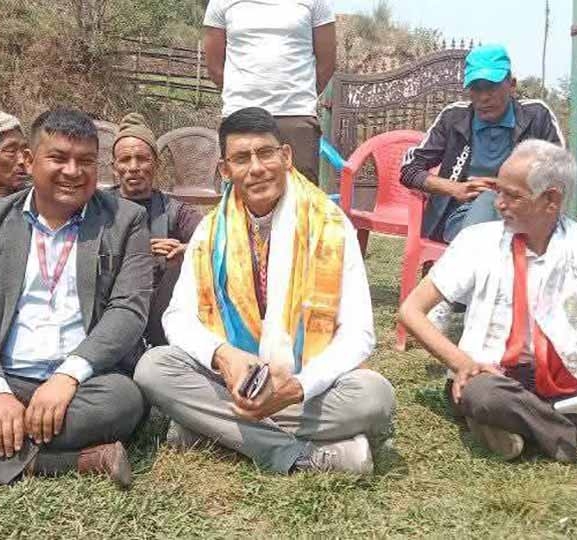 सांसद पोखरेलको मान–मर्यादामा आघात पुगेको भन्दै चण्डेश्वरी माविले माग्यो माफी