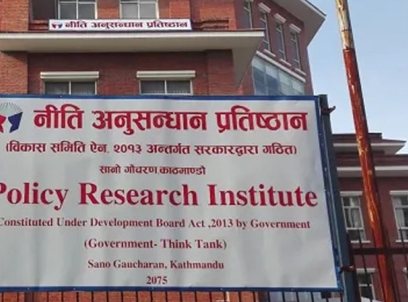 प्रवासी नेपाली मताधिकार : सरकारलाई नीति प्रतिष्ठानले दियो तीन विकल्प