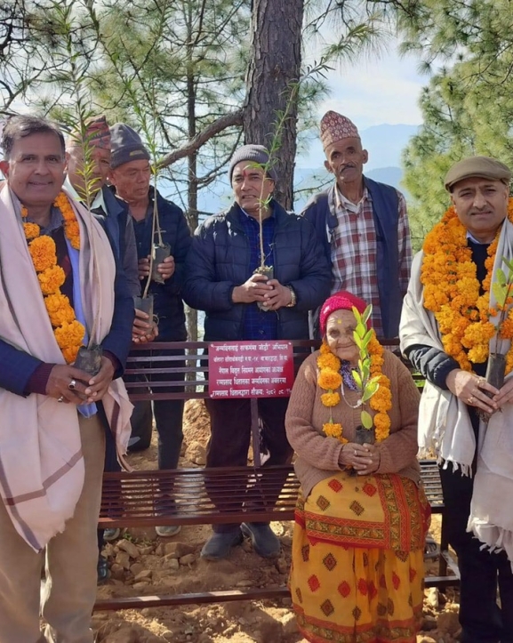 जन्मदिनमा आयोगका अध्यक्ष धितालले रोपे वृक्ष