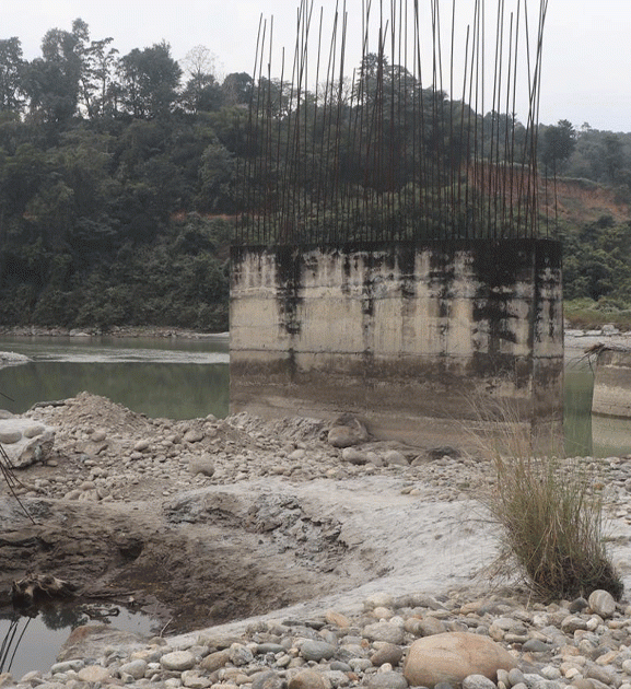 स्थानीयवासीको जिज्ञासा, लम्सुवाघाट पक्की पुल १५ वर्षसम्म किन बनेन ? 