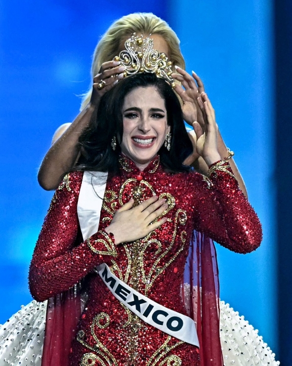 थाइल्यान्डमा नाटक मञ्चनपछि मिस मेक्सिको विजयी