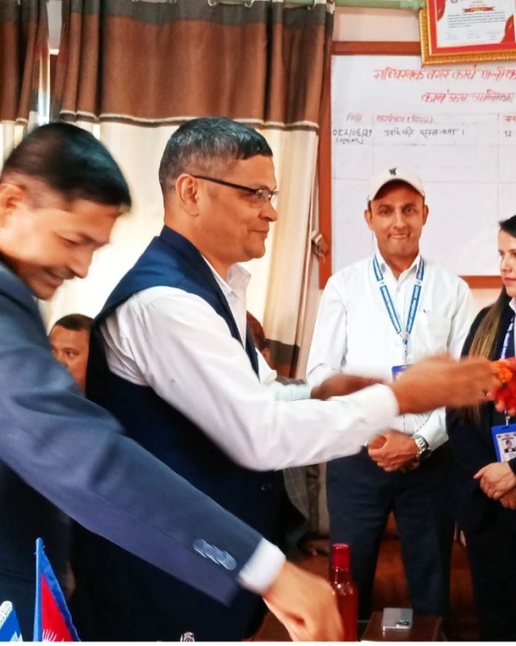 सहज र छिटोछरितो सेवा प्रवाह गर्ने प्रमुख प्रशासकीय अधिकृत खनालको प्रतिबद्धता