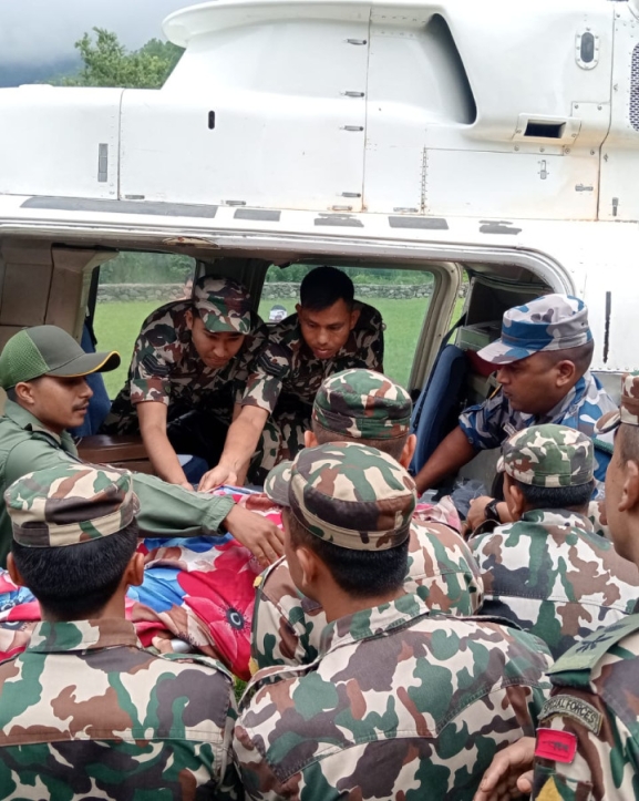 भीमफेदीमा उच्च अदालतका मुख्य न्यायाधीश सवार सवारी दुर्घटना, ६ जना घाइते