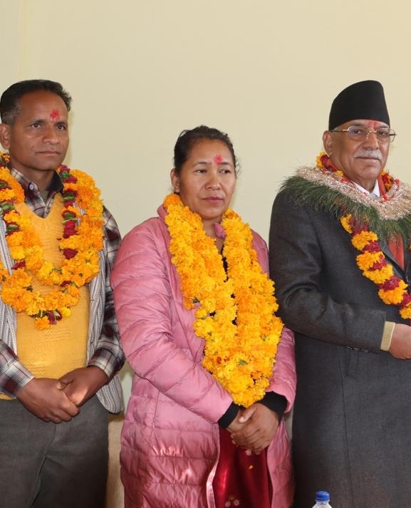 रुकुम पूर्वबाट प्रचण्डको उम्मेदवारी दर्ता