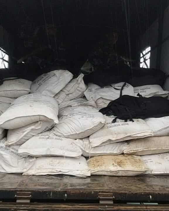 अनुदानको मल घरभित्र लुकाइयो, १ सय २४ बोरा बरामद