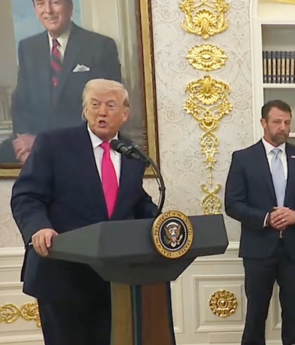 इरानको अस्वीकारका बाबजुद वार्ता जारी रहेको ट्रम्पको दाबी