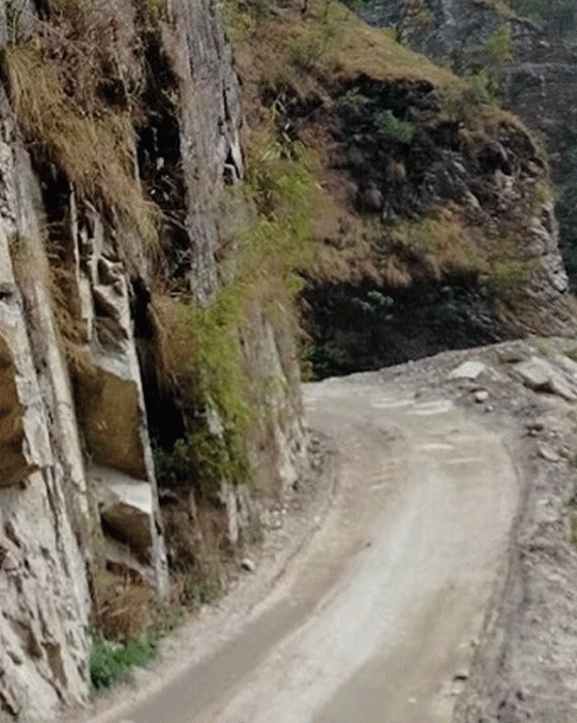 पहिरोले अवरुद्ध कान्तिलोक पथ एकतर्फी सञ्चालनमा