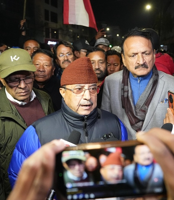 निर्वाचन आयोगको निर्णय खारेज गर्छौं, वैधानिक लडाइँ लड्छौं : पूर्णबहादुर खड्का