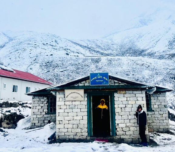 सगरमाथा क्षेत्रमा तीन दिनदेखि उडान ठप्प, लुक्ला र नाम्चेमा होटलमा पर्यटक खचाखच