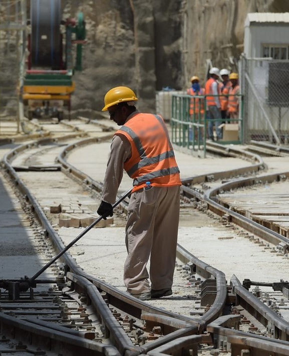एम्नेस्टीको प्रतिवेदन : रियाद मेट्रोमा काम गर्ने नेपालीसहित आप्रवासीमाथि दशकौंदेखि दुर्व्यवहार