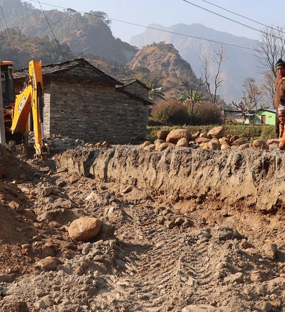 छिसवाङमा मार्ग खुलेको १५ वर्षपछि सडक स्तरोन्नति थालियो