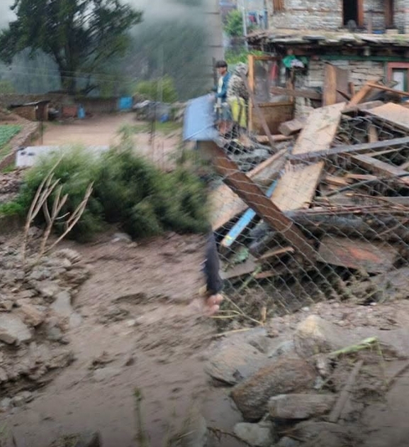 डोल्पामा लेदोसहितको बाढी, एक महिलाको मृत्यु, चार जना घाइते