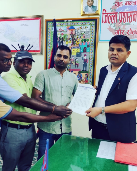 भारतीय कुखुराको तस्करी बढ्दा नेपाली व्यवसायी मारमा