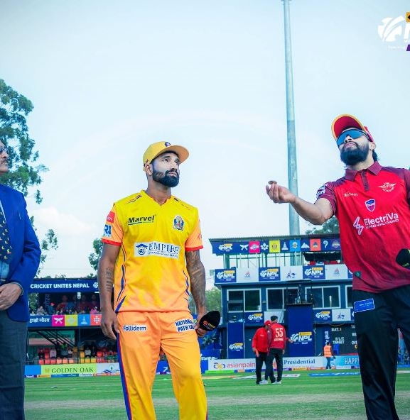 एनपिएलः सुदूरपश्चिम रोयल्सले पोखराविरुद्ध ब्याटिङ गर्दै