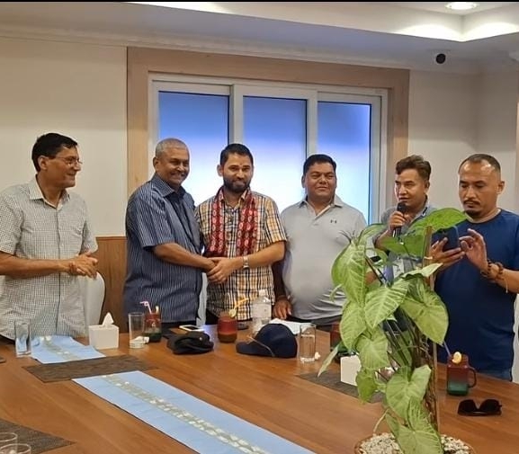 गणतान्त्रिक मञ्चद्वारा सदस्यता वितरण र सम्मान