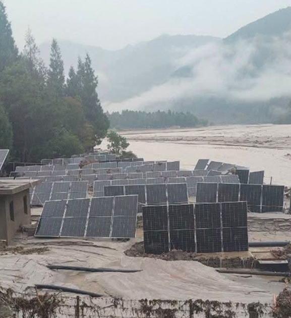 भुटानमा हिमताल विस्फोट, तातोपानी कुण्ड र सडक बगायो 